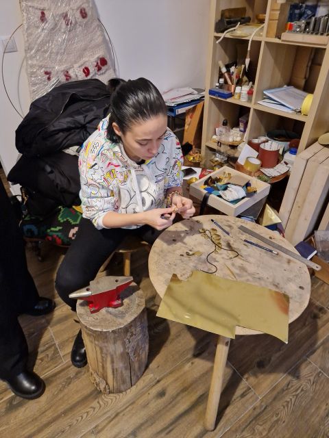 Bucharest: Real Roma Community - Crafting Workshop - Accessibility and Meeting Point