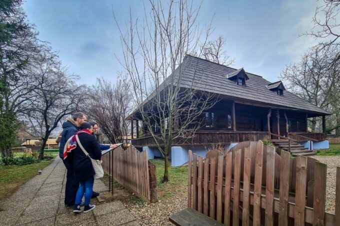 Bucharest: Small Group Walking and Public Transport Tour - Customer Reviews