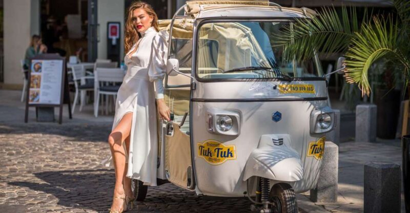 Bucharest: Tuk Tuk Romantic Tour With Minibar - Customer Testimonials