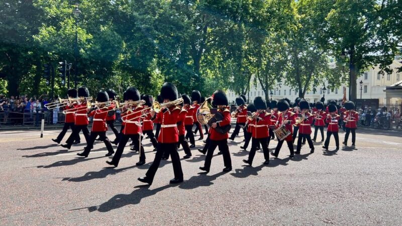 Buckingham Palace, Changing of the Guard Walking Tour - Key Points