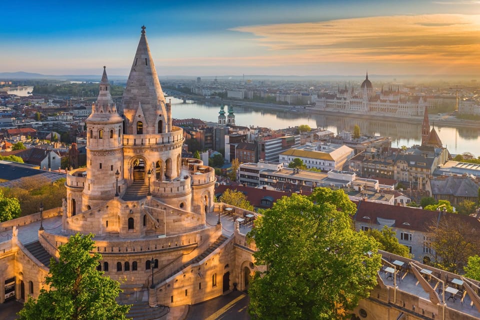 Buda Castle District and Matthias Church Private Tour - Key Points