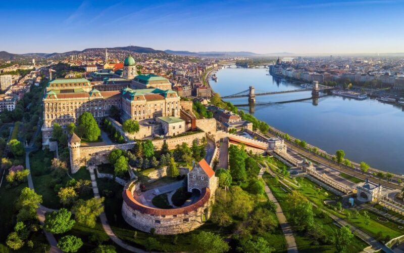 Budapest: 3-hour City Tour with Castle Walk + 1-hour Cruise - Discovering Budapest’s Highlights: A Step-by-Step Breakdown