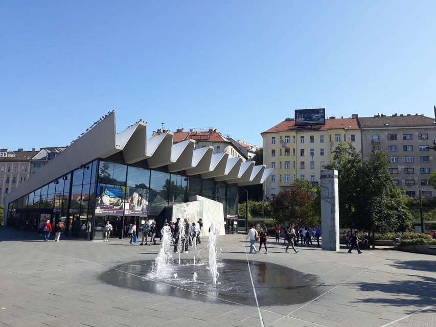 Budapest At Dawn: Scenic Walking Tour with Music Performance - Exploring Budapest at Dawn: A Scenic Morning Tour