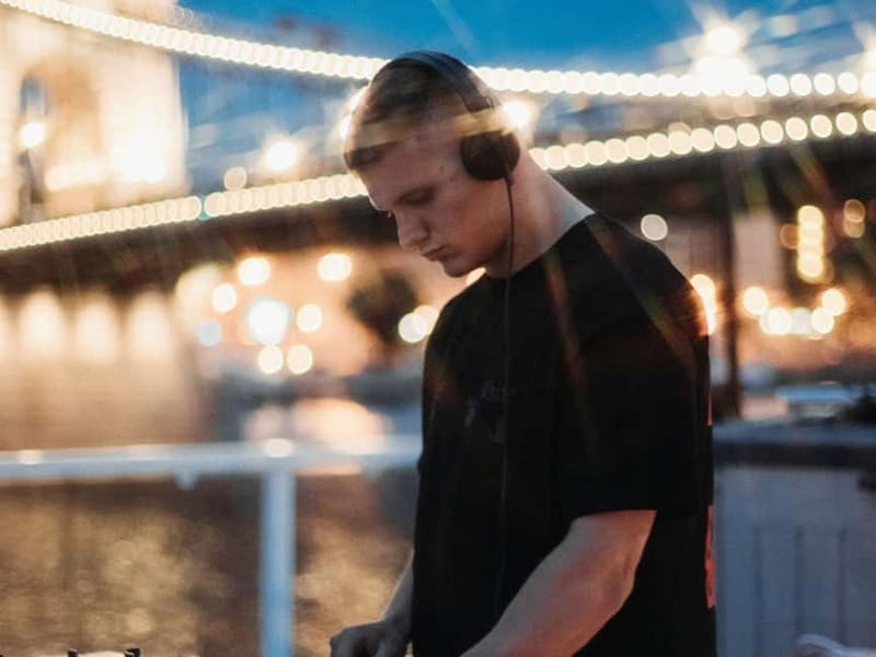 Budapest: BBQ Dinner Cruise w/ Live Music & Unlimited Drinks - Authentic Traveler Feedback and Insights