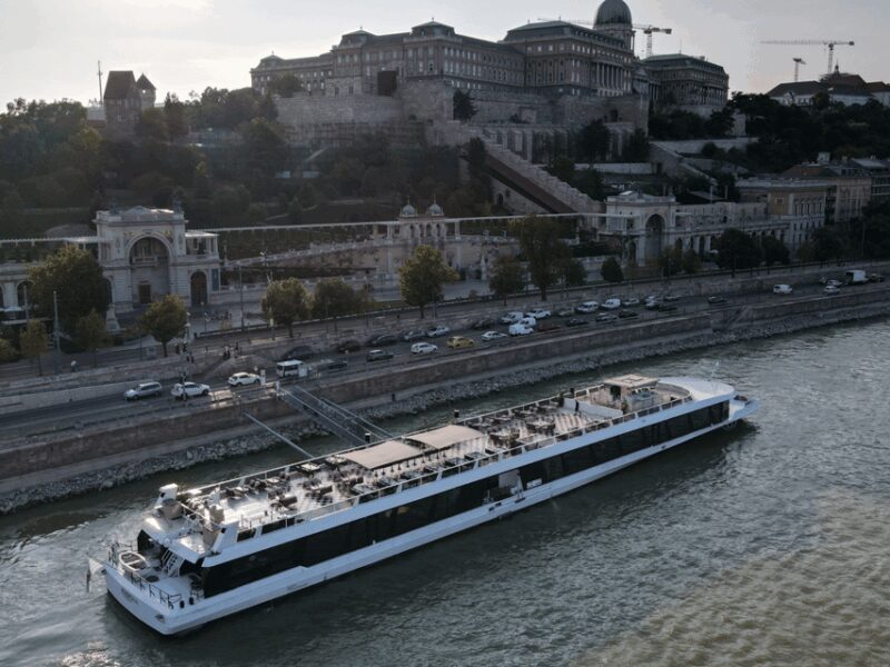Budapest: BBQ Dinner Cruise w/ Live Music & Unlimited Drinks - Practical Tips for the Best Experience
