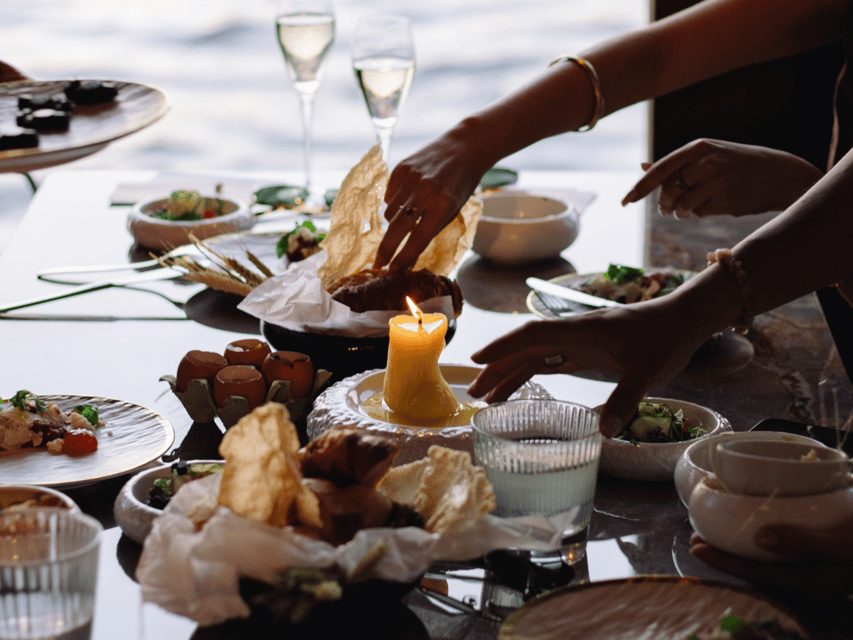 Budapest: BBQ Dinner Cruise w/ Live Music & Unlimited Drinks - Key Points