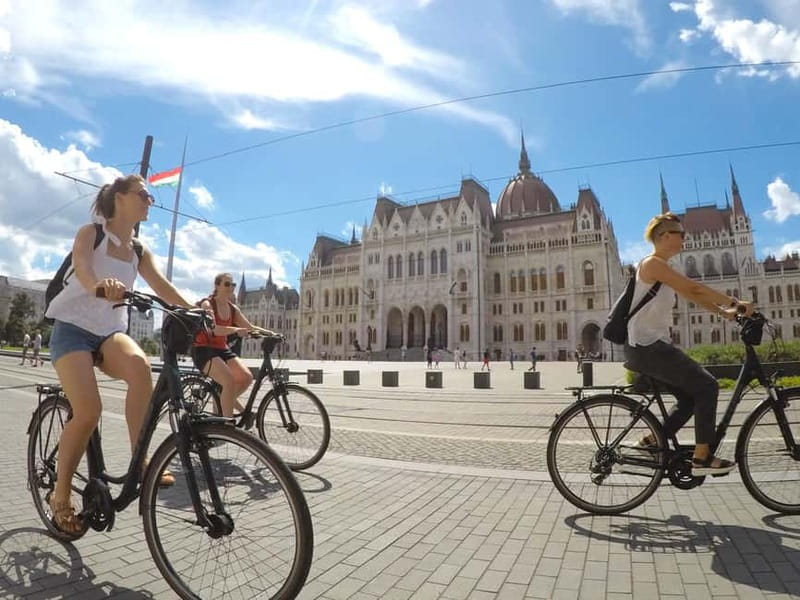 Budapest Bike Tour with a Hungarian Goulash - Key Points