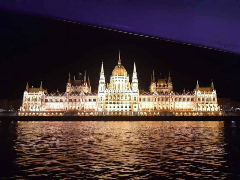 Budapest: Boat Cruise with Personal Live Guide and Drink - Practical Details and Tips