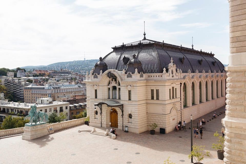 Budapest: Buda Castle Walking Tour & Folk Music Performance - A Walk Through the Heart of Buda: What to Expect