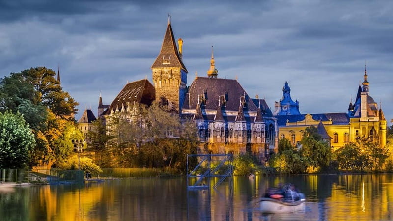 Budapest: City Park- True Crime of Hungary- Walking Tour - A Deep Dive into the Experience