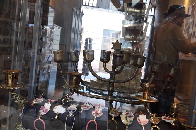 Budapest City Walk in Jewish Quarter - Accessibility and Dress Code