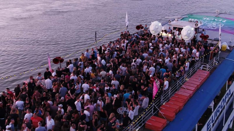 Budapest: Cruisin' Boat Party Tour with Electronic Music - Exploring the Experience in Detail