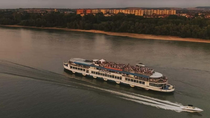 Budapest: Cruisin' Boat Party x Santsat: River Ride - Who Should Book This Experience?