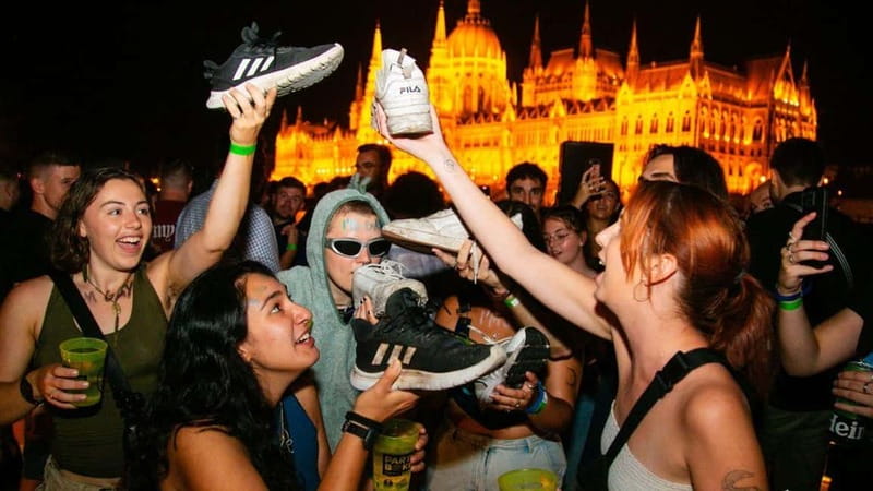 Budapest: Danube Beat Party Cruise with Drink Packages - Practical Aspects and Value