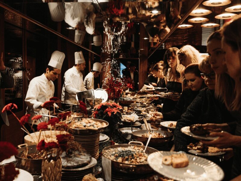 Budapest: Dinner Cruise with Live Music and Unlimited Drinks - FAQ