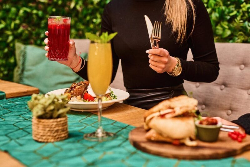 Budapest: Eggscuse Me? Brunch & Bistro's Bottomless Offer - Why You Might Love This Experience