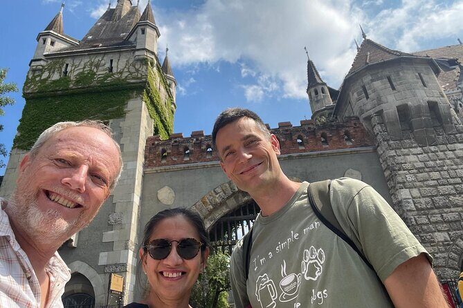 Budapest Essential Walking Tour&Traditional Hungarian Dessert - Exploring Budapest with an Insider