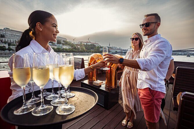 Budapest Historical Cruise with Welcome Frizzante & Audio Guide - Who Will Love This Tour?