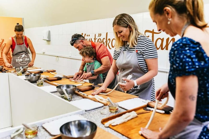 Budapest: Hungarian Chimney Cake Workshop in the City Center - Who Will Love This?
