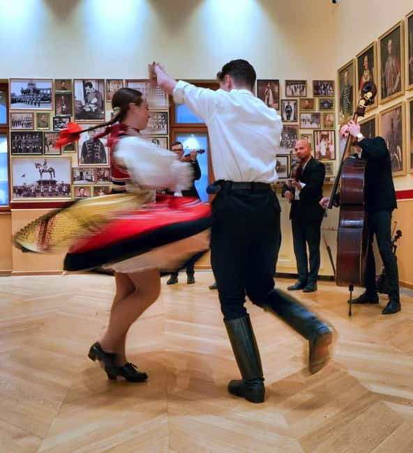 Budapest: Live Folklore Show in the Castle District - A Closer Look at the Experience