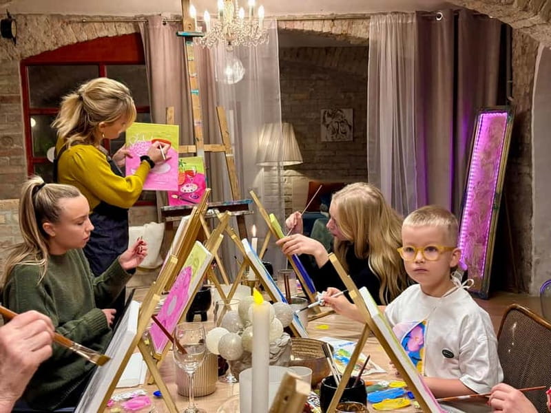 Budapest: Painting Workshop with Snacks and Wine - Key Points