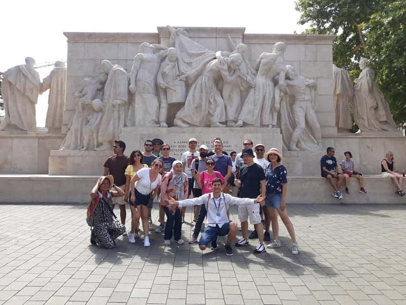Budapest: Parliament & Its Surroundings Tour with Folk Music - Why Choose This Tour?