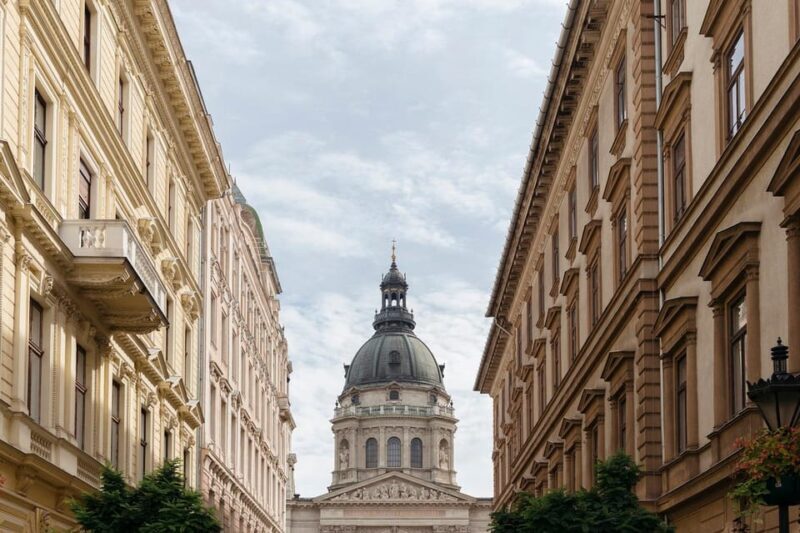Budapest: Pest Side Walking Tour with Folk Music Performance - Key Points