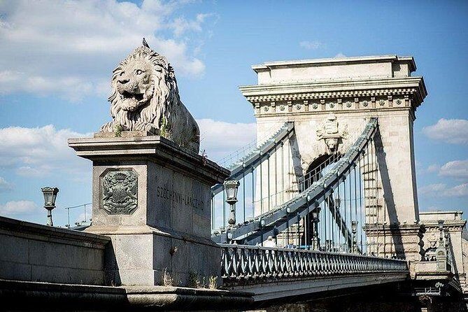 Budapest PRIVATE city tour and FOOD TOUR in Central Market Hall - A Closer Look at the Tour Experience