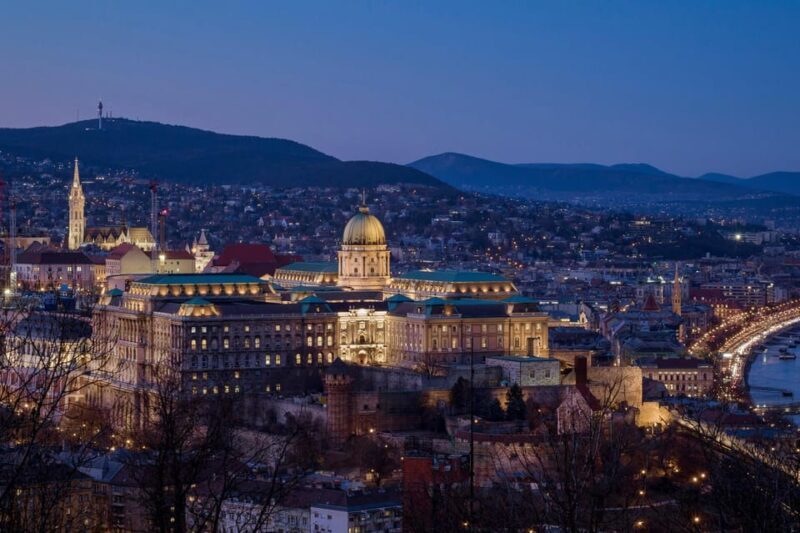Budapest: Private City Tour with Rooftop Bar Visit - Key Points