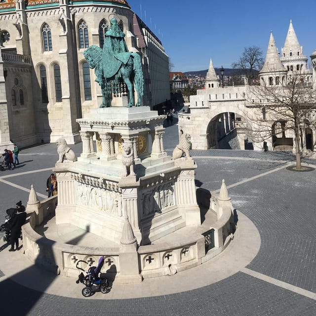 Budapest: Private City Tour with Rooftop Bar Visit - Who Is This Tour Best For?