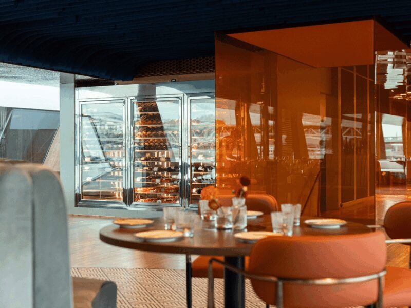 Budapest: Romantic Dinner Cruise-Live Music&Unlimited Drinks - The Experience: What to Expect on Your Budapest Dinner Cruise