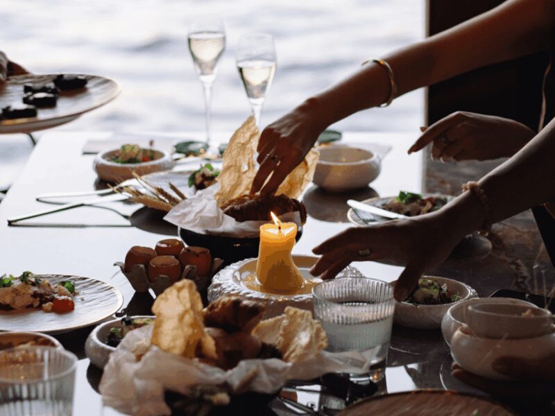 Budapest: Romantic Dinner Cruise-Live Music&Unlimited Drinks - Who Should Consider This Cruise?