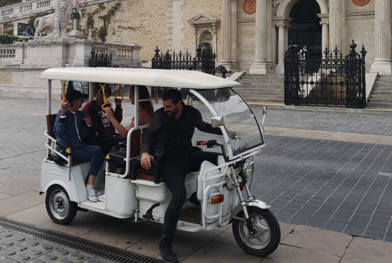 Budapest: Sightseeing Tour by Electric Tuktuk - Key Points