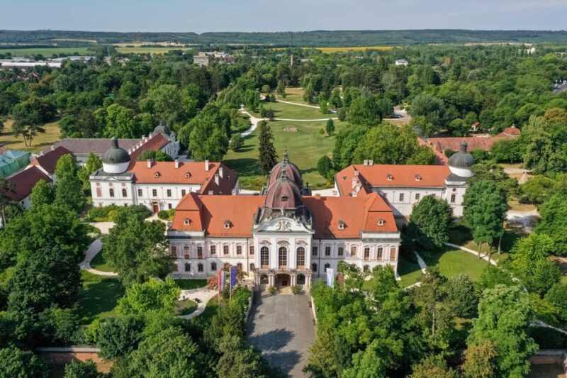 Budapest: Sisi Palace Tour with Cake & Coffee - Key Points