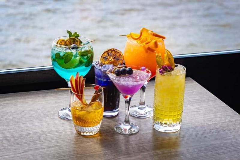 Budapest: Sunset Cruise with 2 Cocktails - The Experience Breakdown