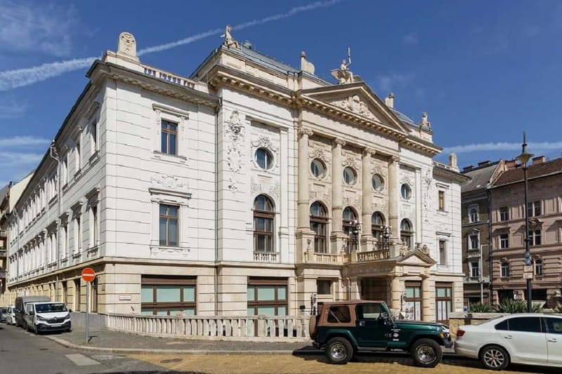 Budapest Thermal Baths Tour & Folk Music Performance - The Sum Up: A balanced introduction