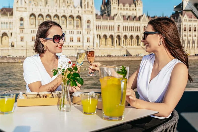 Budapest: Unlimited Prosecco, Beer and Aperol Spritz Cruise - Key Points