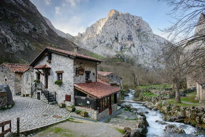 Bulnes: Excursion with funicular and Cabrales cheese cave in Picos de Europa. - Practical Tips for Travelers