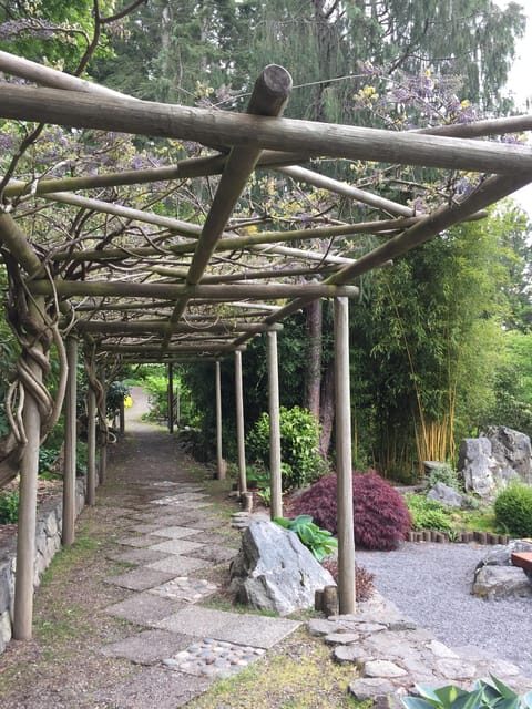 Butchart & Beyond: The Grand Victoria Tour - Authenticity and Experience