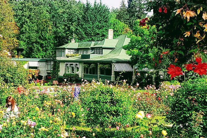 Butchart Gardens and City Highlights Private tour - Key Points