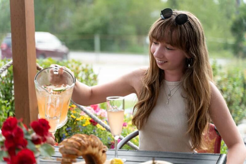 Buzz + Bites! Lunch for Two in East Kelowna - Key Points