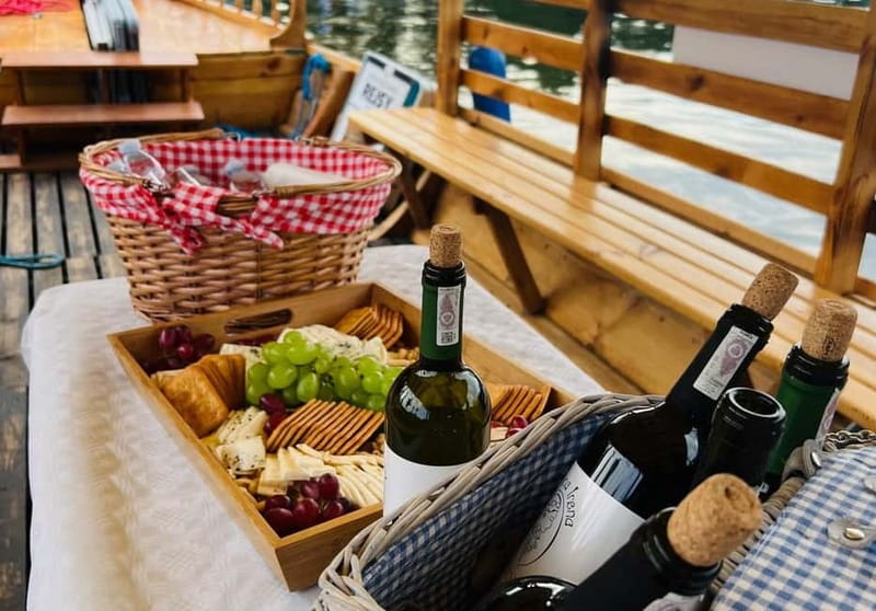 Bydgoszcz: River Cruise with local Wine and Cheese Tasting - The Cruise Itself: Scenic and Educational