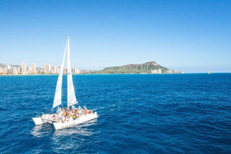 BYOB Weekend Sightseeing Sail towards Diamond Head - An Introduction to the Experience