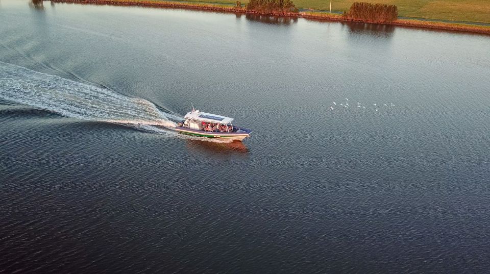 Byron Bay: Scenic Sunset River Cruise - Key Points