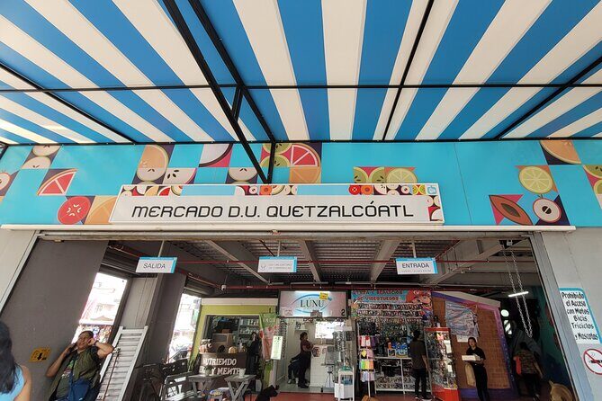 Cable car on a walking tour through iztapalapa - Final Thoughts: Is It Worth It?