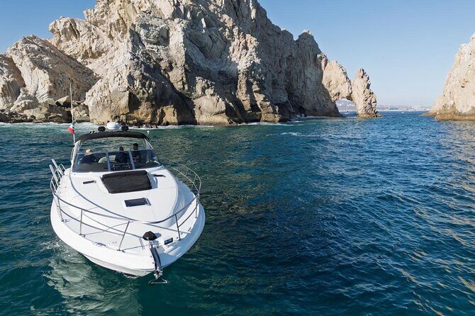 Cabo Private Yacht Experience - Setting the Scene: A Tailored Day on Cabo’s Waters