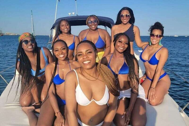 Cabo: Private Yacht Tour, Water Activities, Lunch & Drinks - Key Points