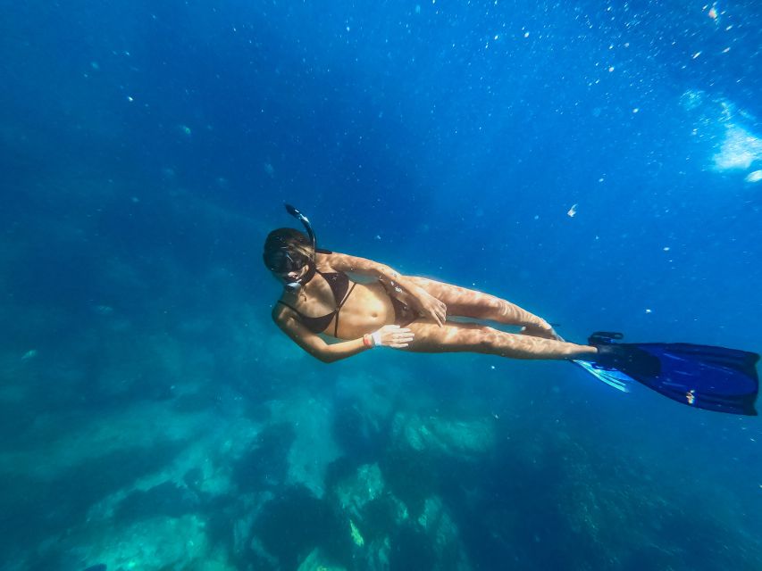 Cabo San Lucas: Luxury Catamaran and Snorkelling With Lunch - Deli-style Lunch