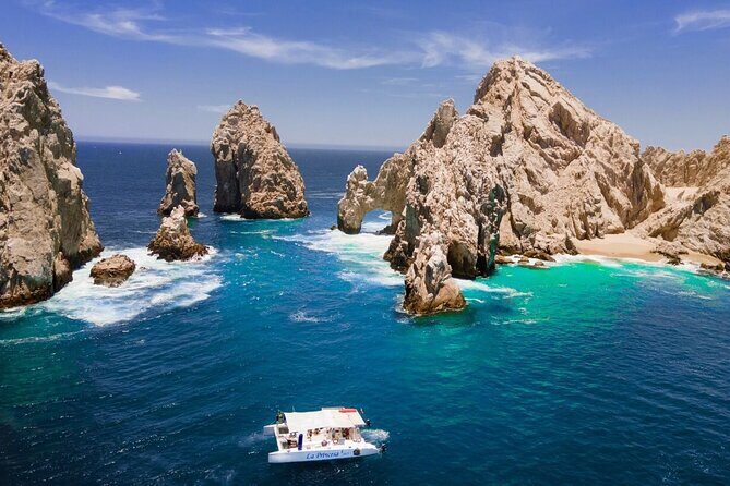Cabo San Lucas Sunset Cruise with Unlimitted Drinks - Key Points