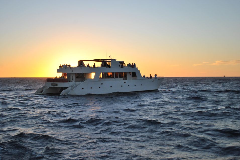 Cabo San Lucas: Sunset Dinner Cruise With Domestic Open Bar - Meeting Point and Directions